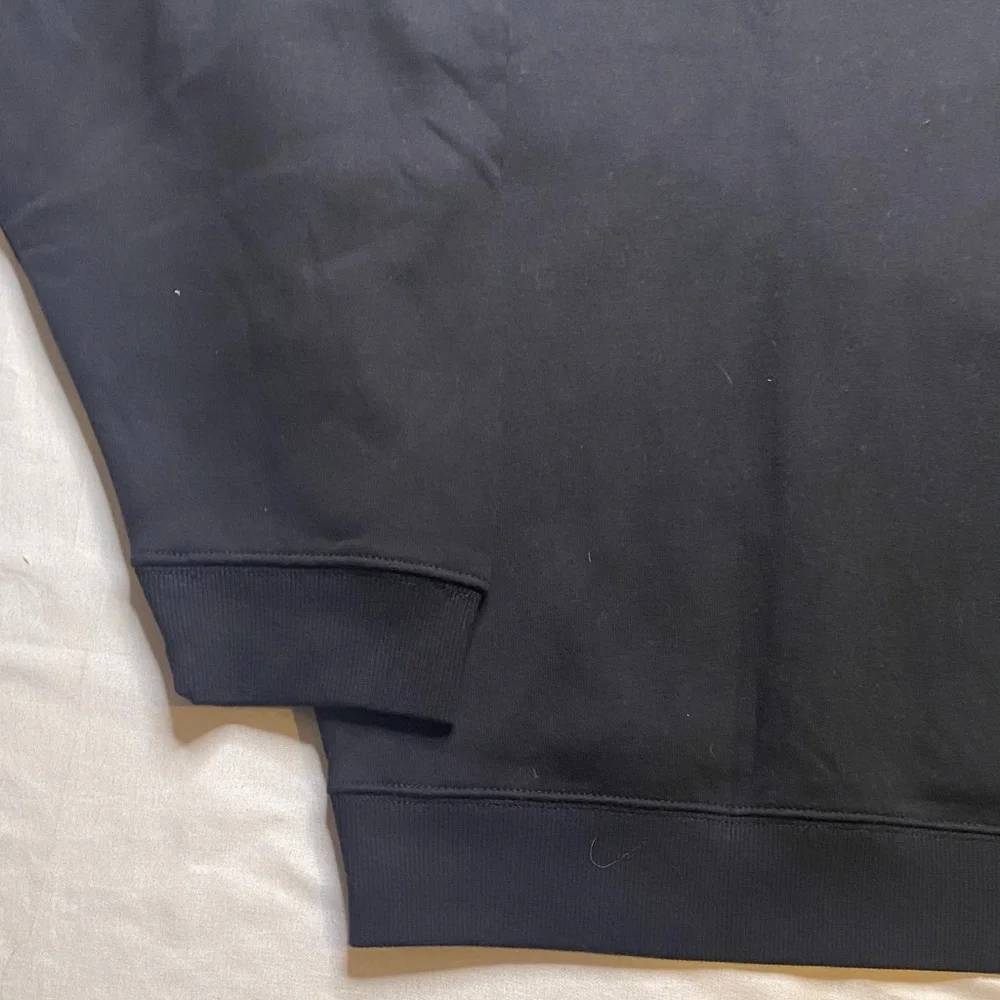 DKNY Women’s Black Crewneck Sweater‎